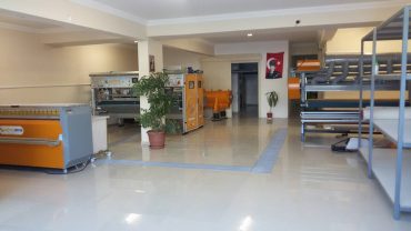 Otomatik vs Manuel Halı Yıkama Makineleri: Hangisi Sizin İçin Daha Uygun?