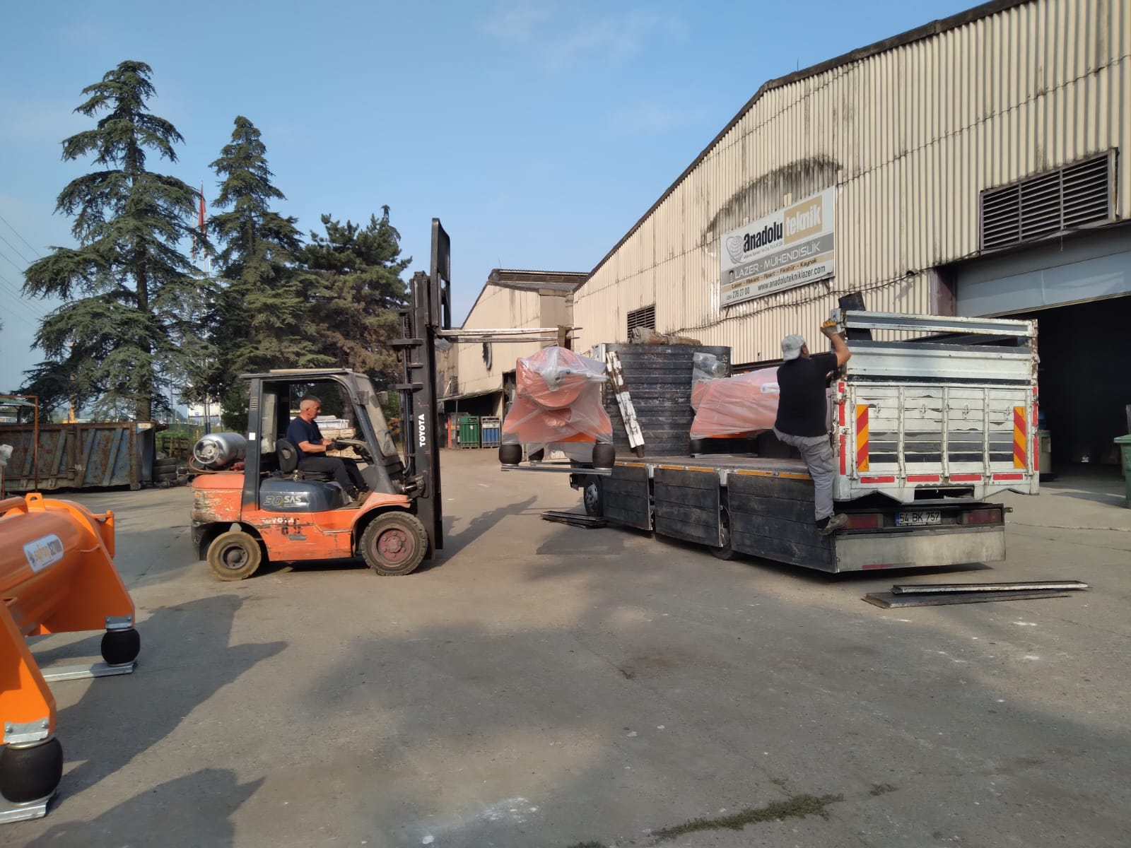https://www.pakmakina.com/profesyonel-ve-sanayi-tipi-hali-yikama-makinesi-seciminde-nelere-dikkat-etmeli